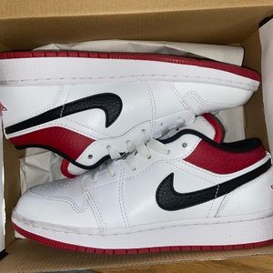 Air Jordan 1 “White University Red Black”
